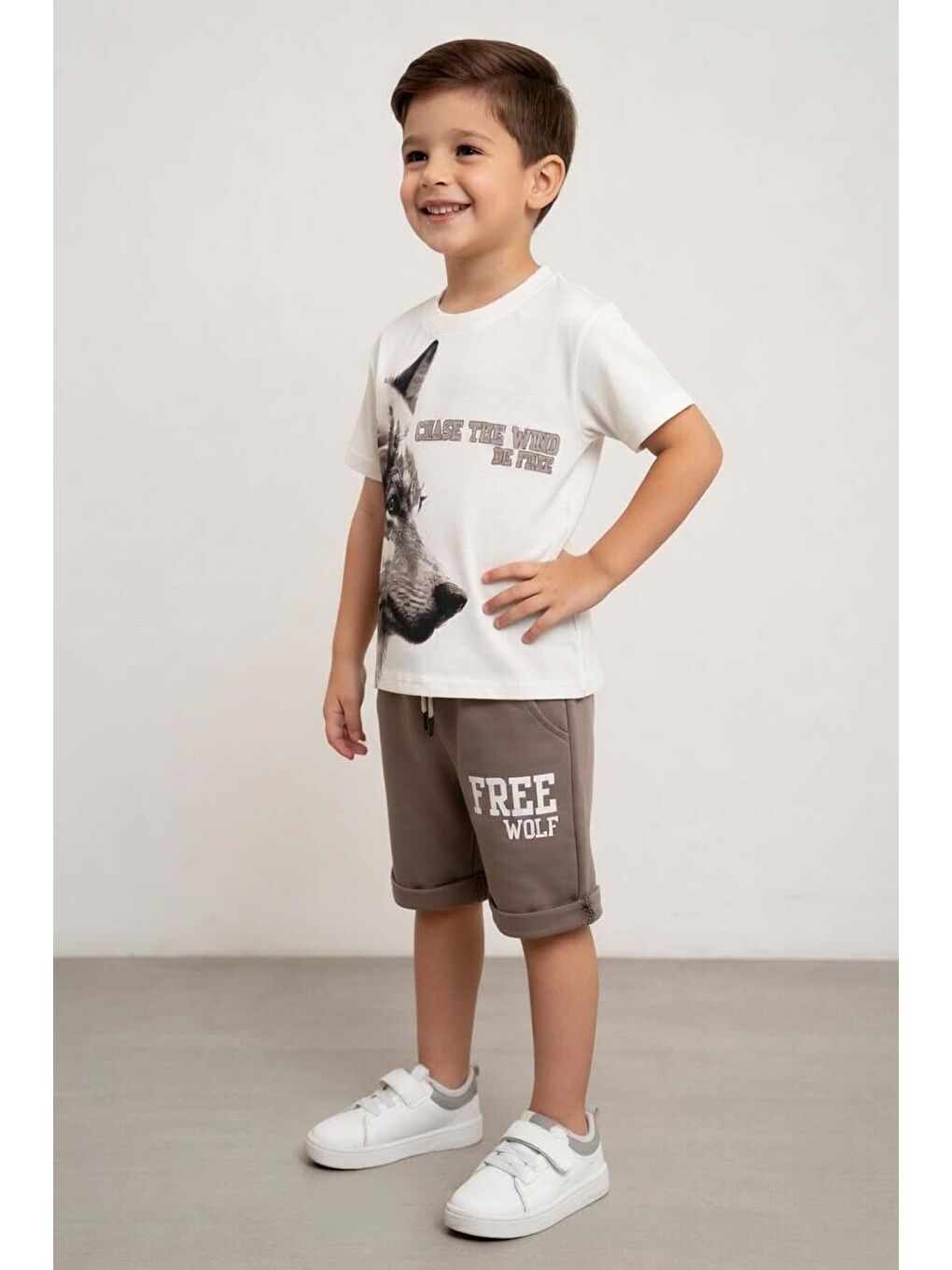 Erkek Çocuk Detaylı Üzeri Wolf Yazı Baskılı Gri Şortlu Takım-2