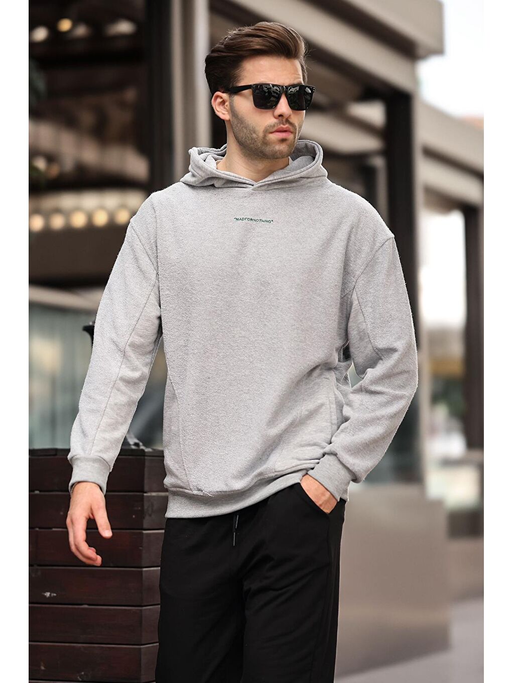 Madmext Gri Melanj Grimelanj Kapüşonlu Cep Detaylı Nakışlı Erkek Sweatshirt Hoodie