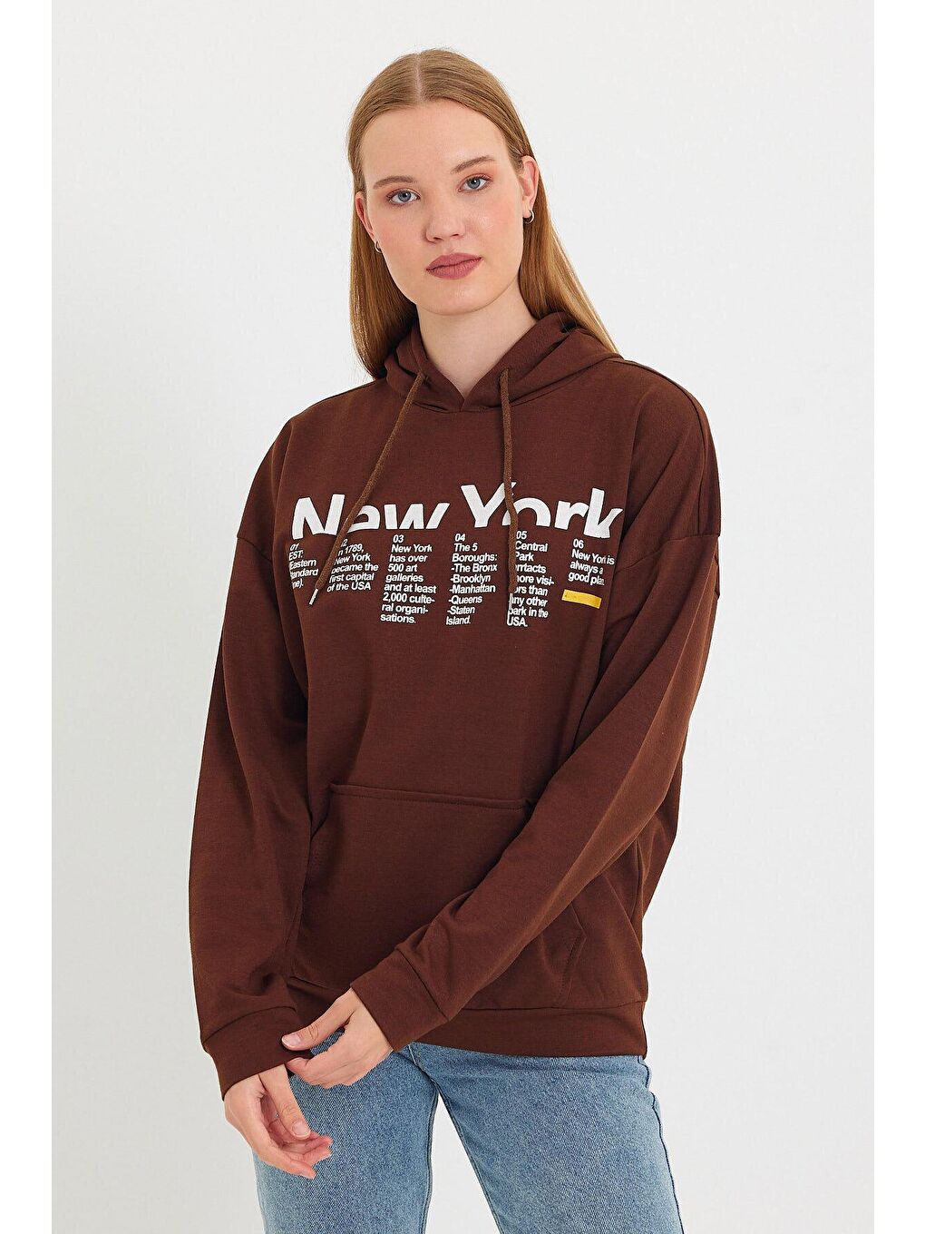 Kahverengi Kadın Kapüşonlu Oversize Fit Newyork Baskılı Sweatshirt SPR23SWK362-3