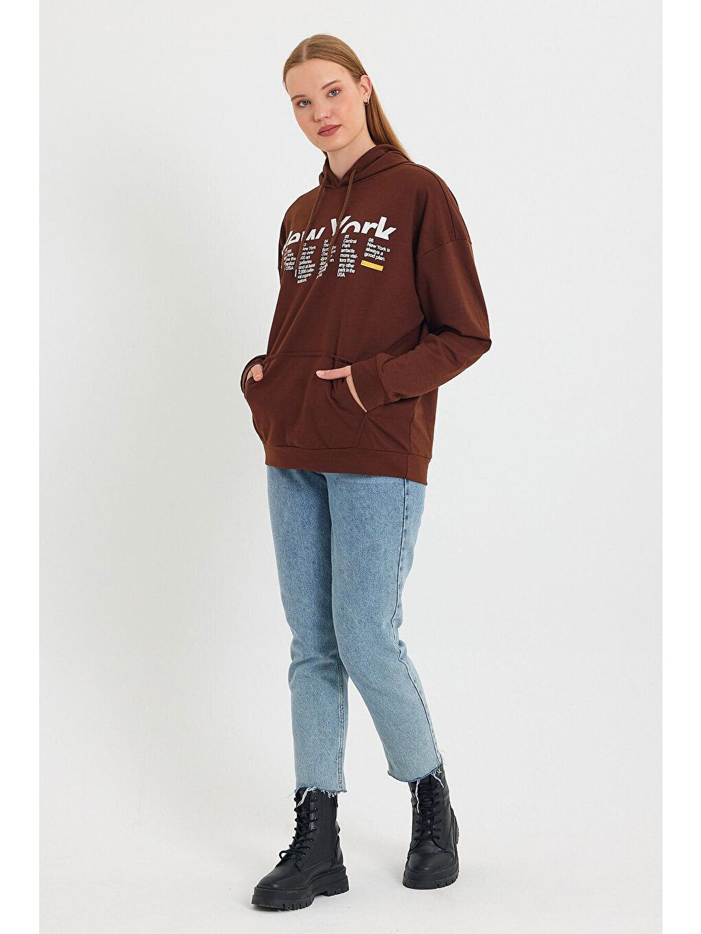Kahverengi Kadın Kapüşonlu Oversize Fit Newyork Baskılı Sweatshirt SPR23SWK362-4