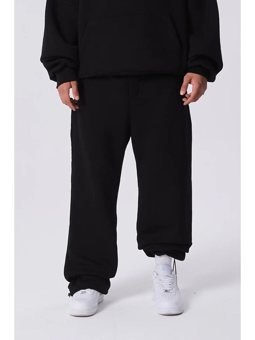 Siyah Paçası ayarlı lastikli bol kesim unisex eşofman altı