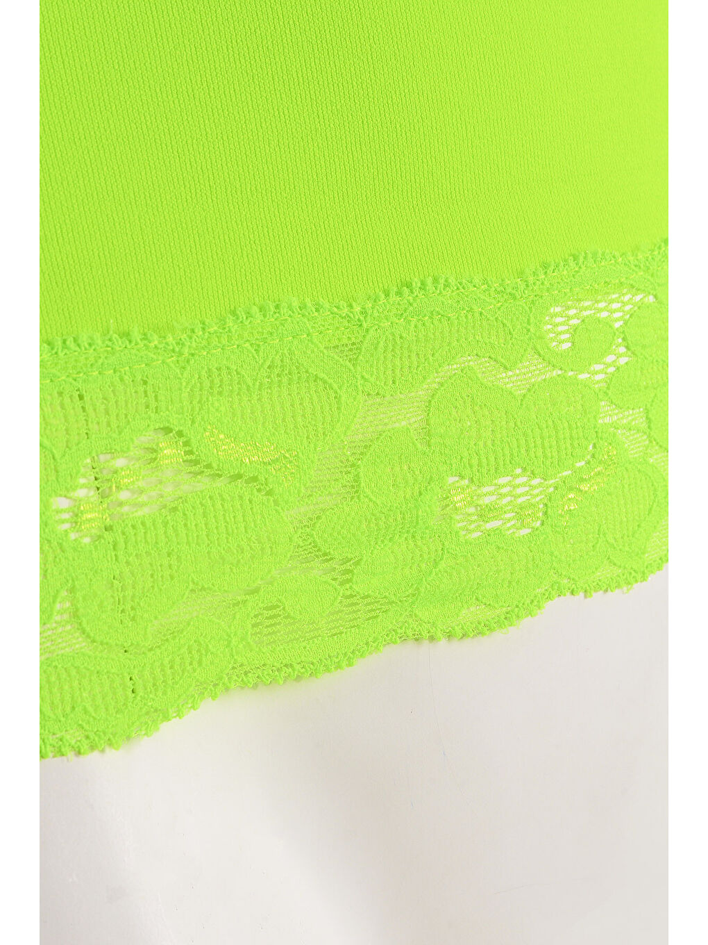 Fosfor Yeşil Seamless Dantelli Geniş Askılı Atlet-2