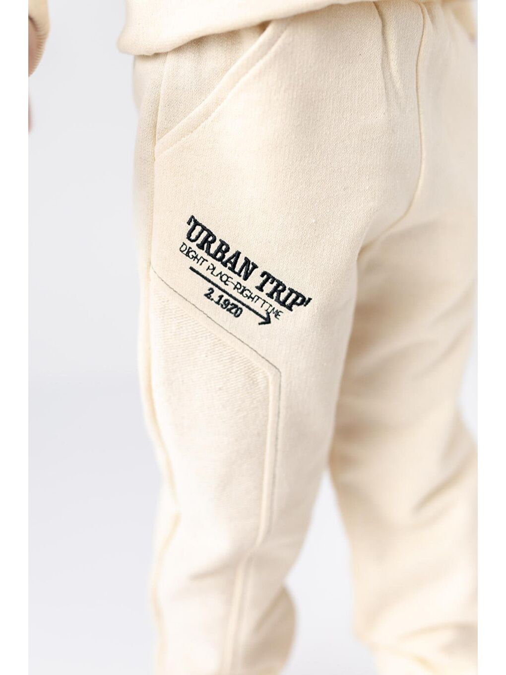 Bej Erkek Çocuk Nakış Detaylı Eşofman Takımı-1