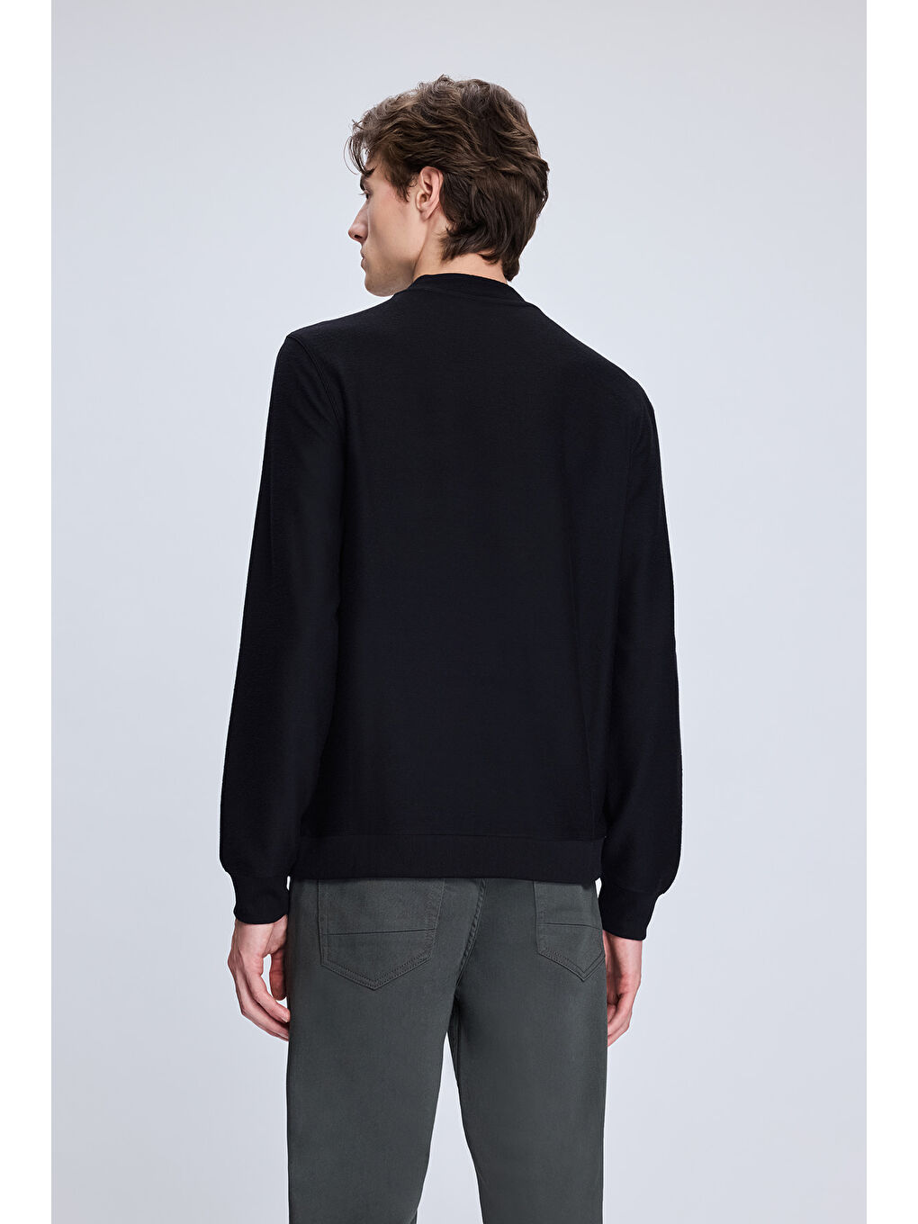 Siyah Regular Fit Jakarlı Yarım Balıkçı Yaka Sweatshirt-4