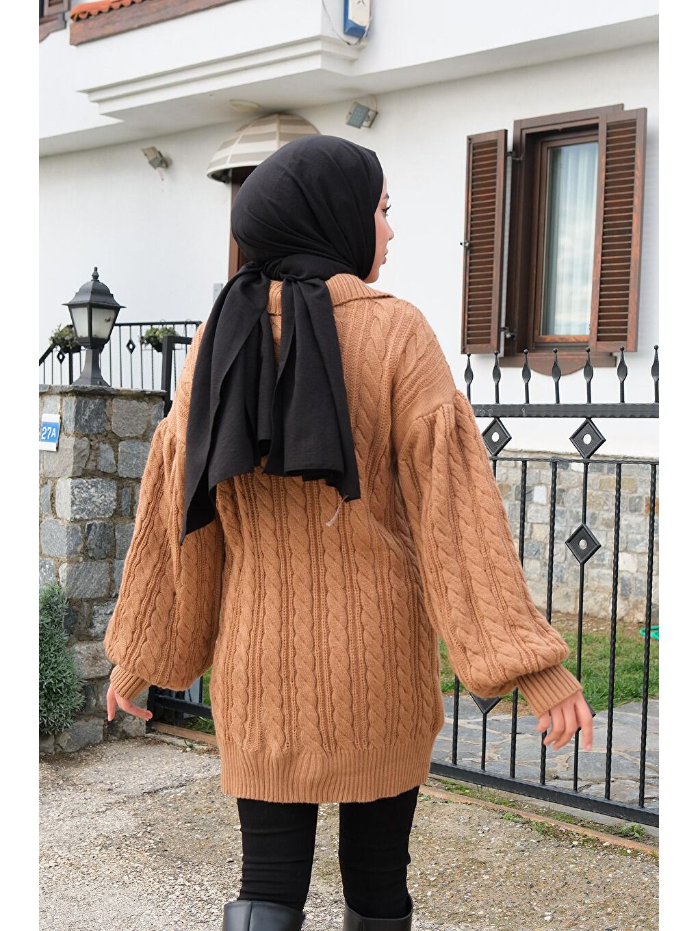 Bej Taş Düğme Detay Örgülü Kazak Vizon-3