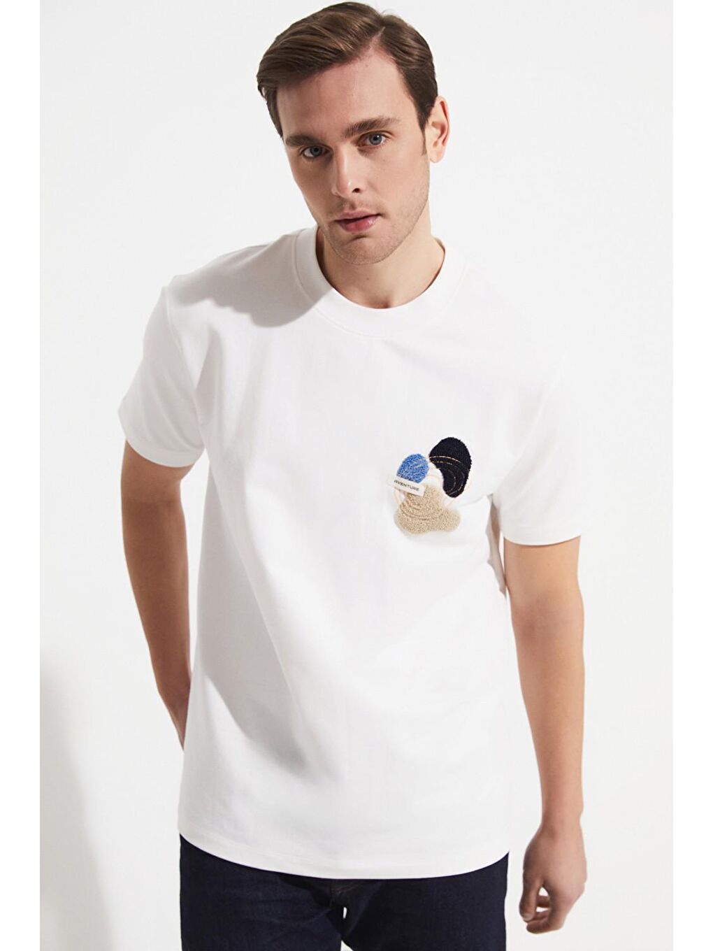 Beyaz Bisiklet Yaka Kısa Kollu Baskılı Erkek Tişört