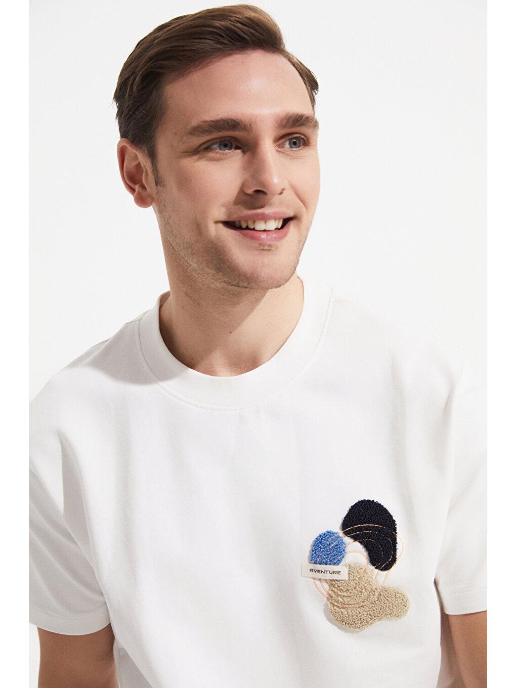 Beyaz Bisiklet Yaka Kısa Kollu Baskılı Erkek Tişört-1