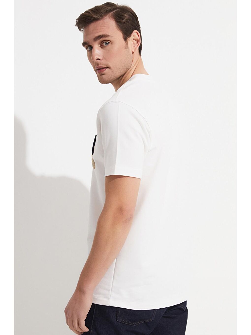 Beyaz Bisiklet Yaka Kısa Kollu Baskılı Erkek Tişört-4