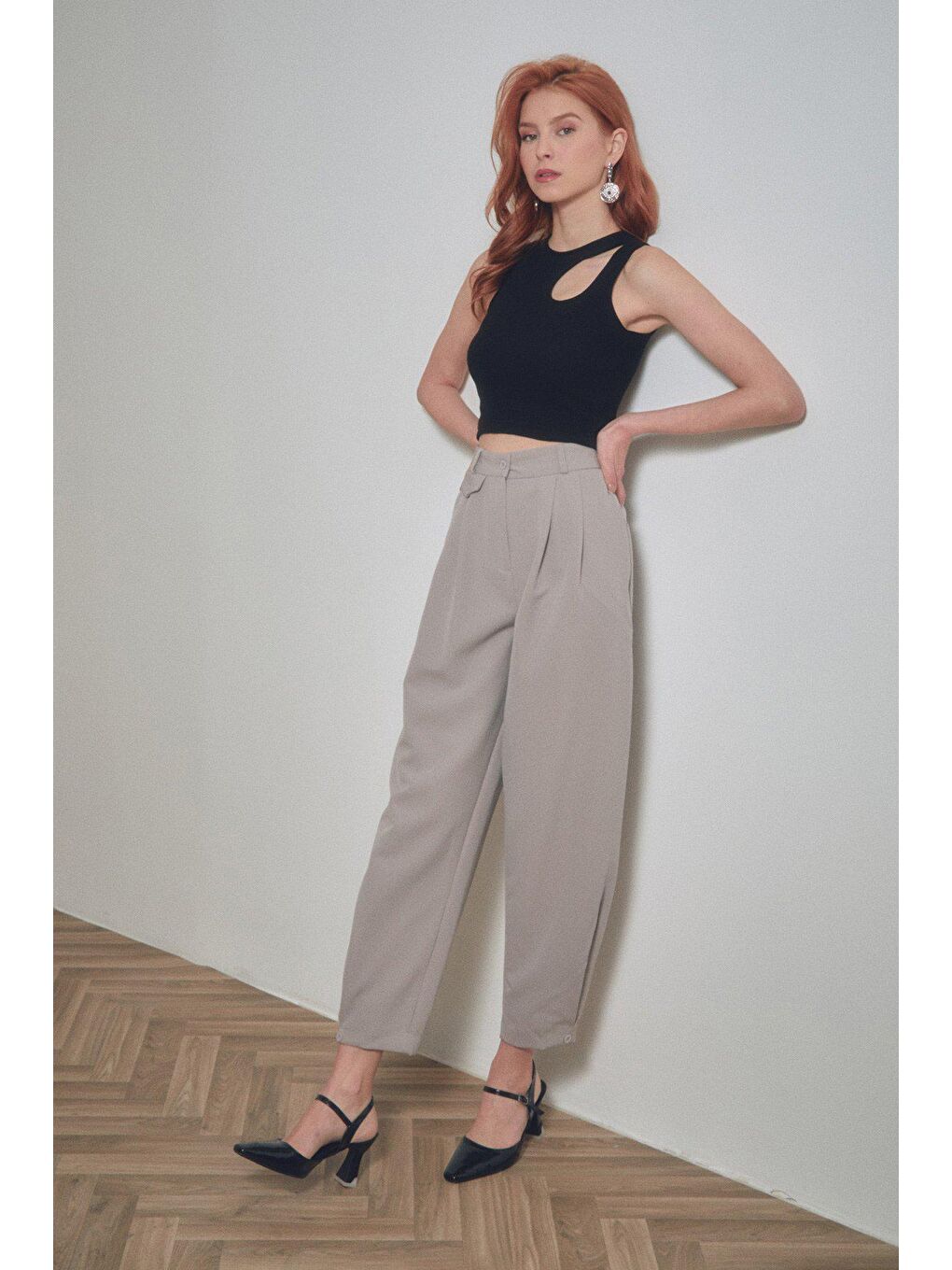 Siyah Fitilli Omzu Pencereli Crop Body-2