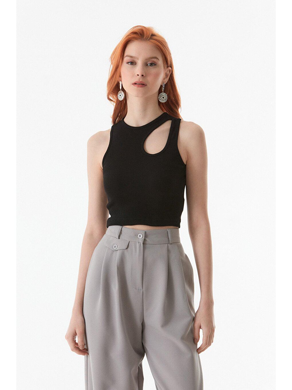 Siyah Fitilli Omzu Pencereli Crop Body-3