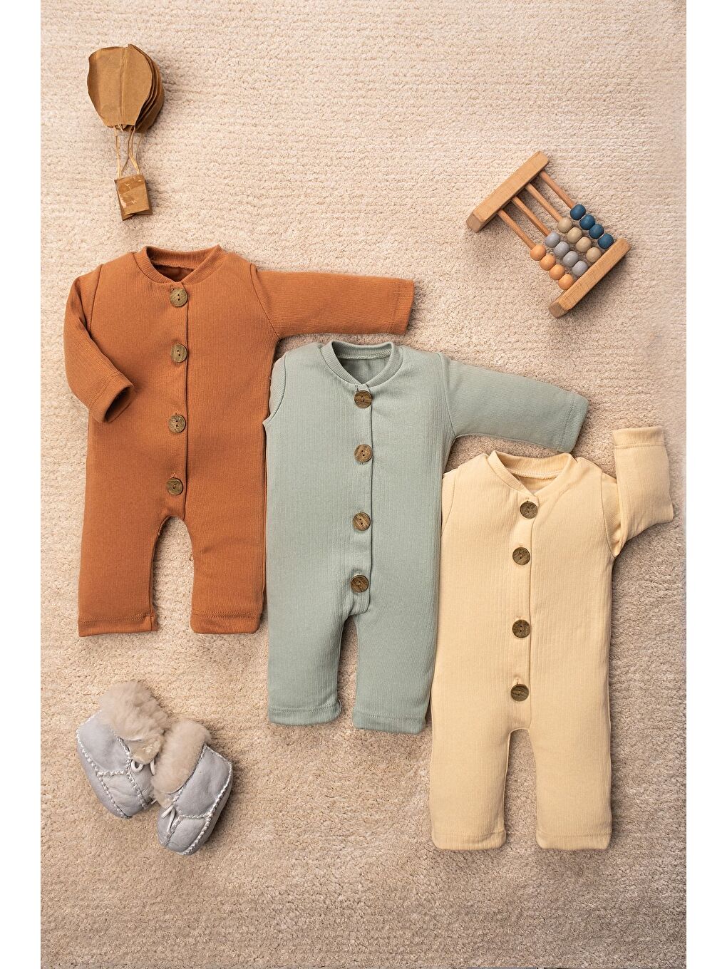 Kahverengi Organik Raporlu Tahta Düğmeli 3 lü Uzun Kollu Tulum Setİ Bebek Tulumu