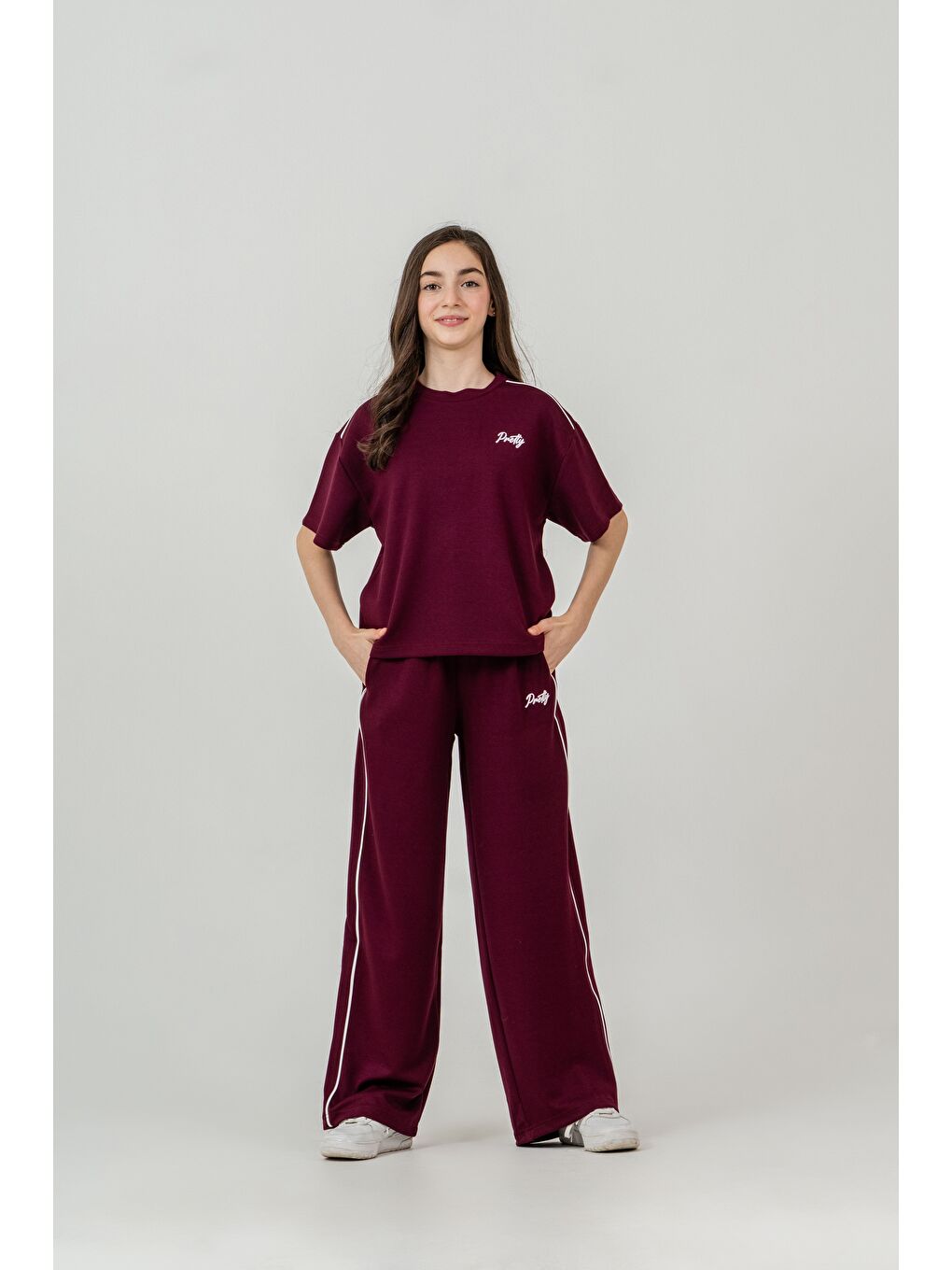 Kırmızı Pretty Nakışlı Üst Omuz Biyeli Alt Sağ Sol Biyeli Sol Bacak Nakışlı Kız Çocuk Alt Üst Eşofman Takımı-1