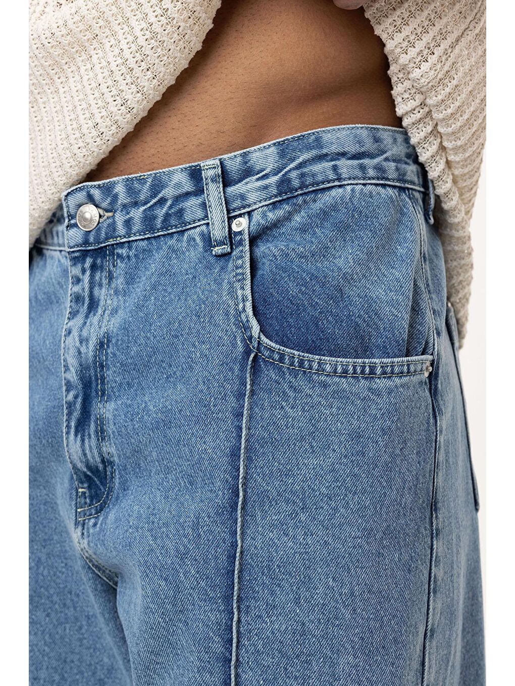 Dikiş Detaylı Relaxed Fit Jean Açık Mavi Melanj-6