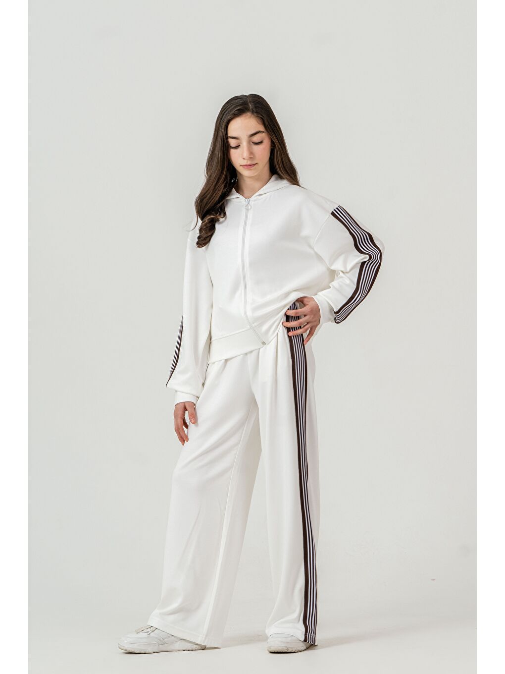 Beyaz Üst Sol Sağ Kollar Şeritli Alt Sol Sağ Şeritli Kız Çocuk Alt Üst Eşofman Takımı-1