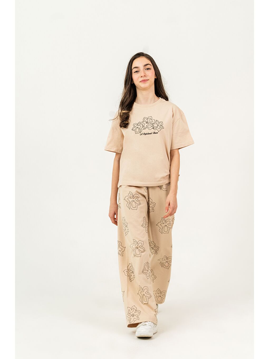 Bej Üst Orta Baskılı Alt Tüm Alan Çiçek Baskılı Kız Çocuk Alt Üst Eşofman Takımı