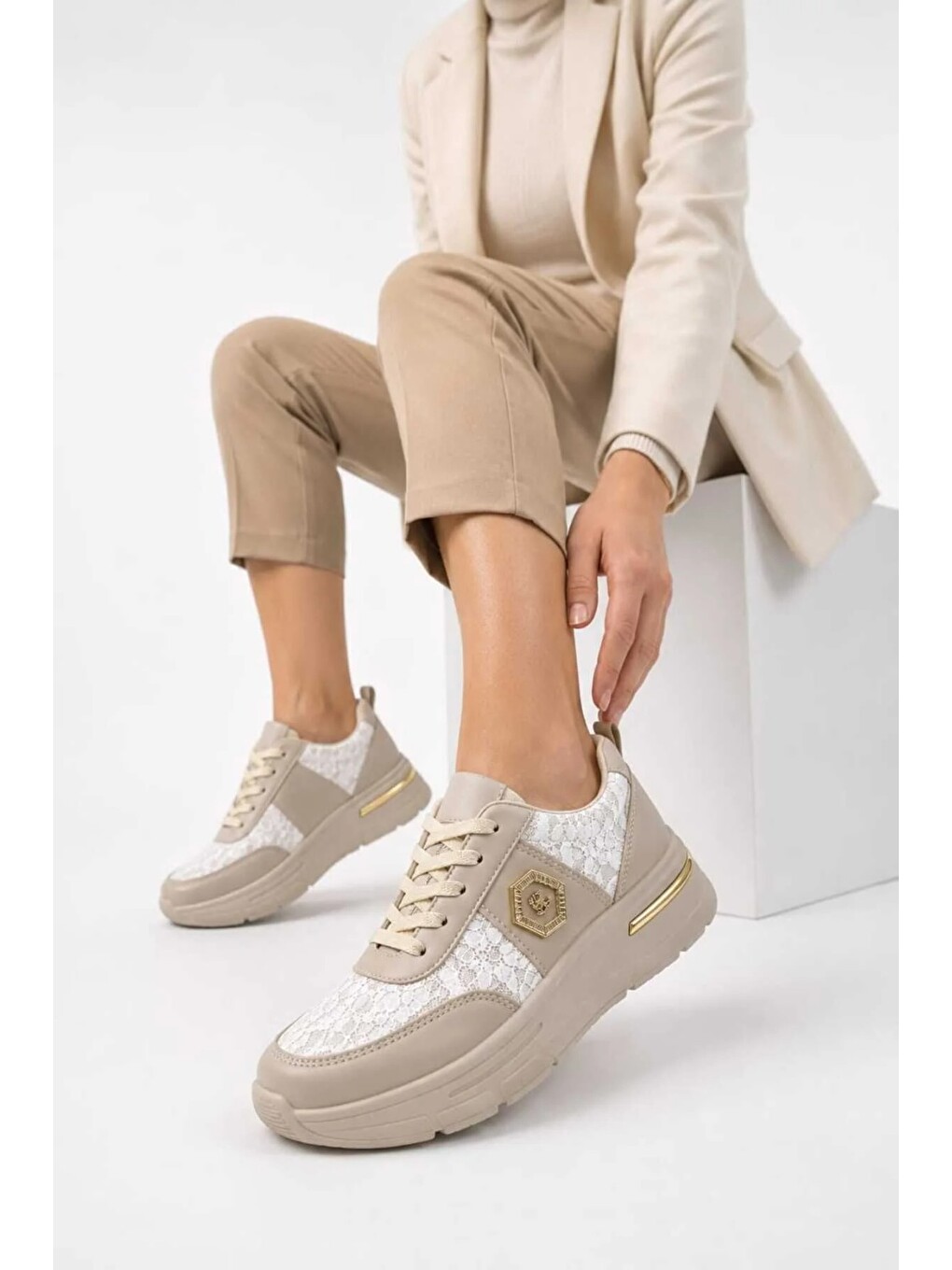 Ekru Dantel Detaylı Trend 5 Cm Platform Yüksek Taban Kadın Sneaker Spor Ayakkabı-1