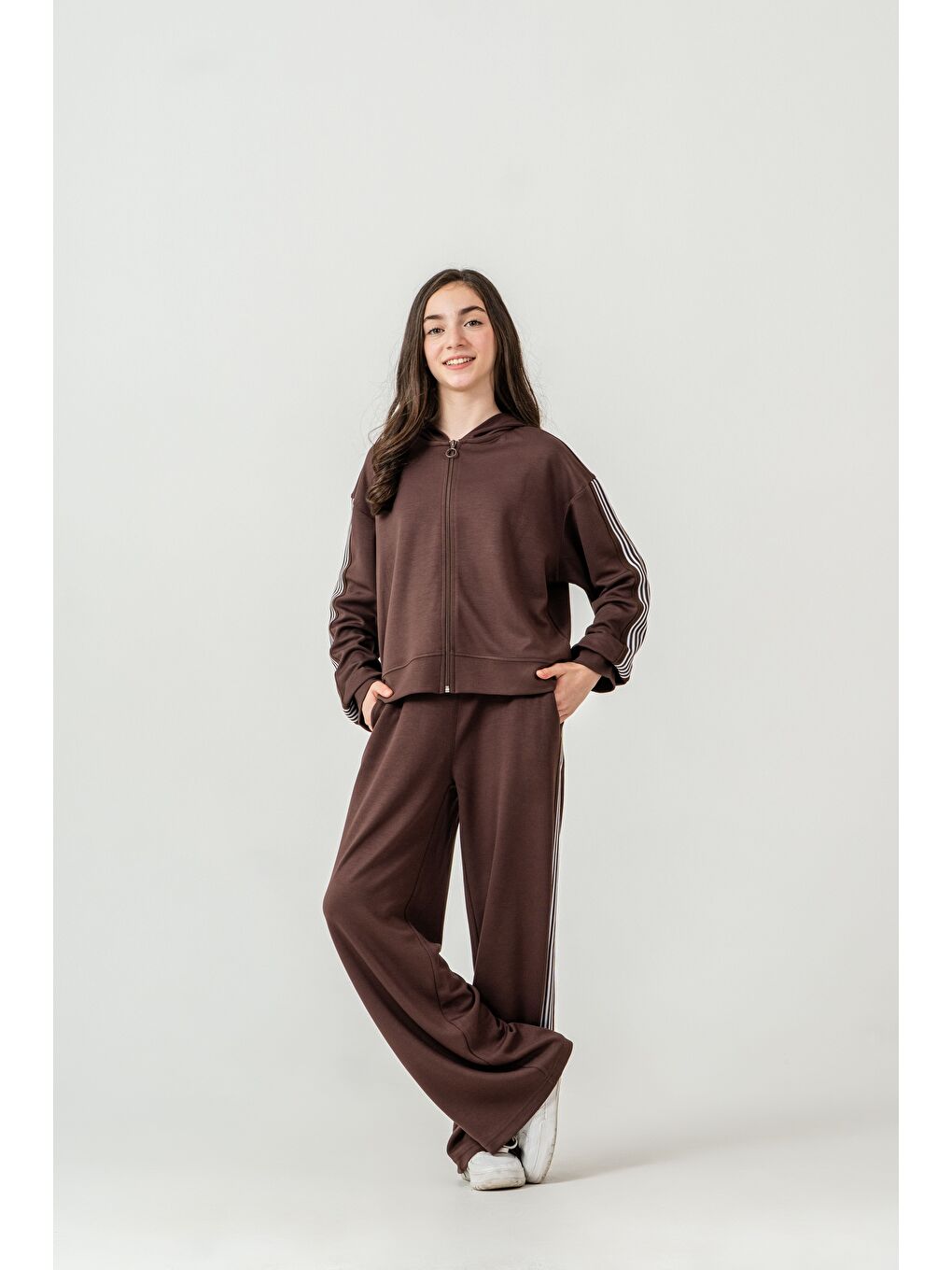 Kahverengi Üst Sol Sağ Kollar Şeritli Alt Sol Sağ Şeritli Kız Çocuk Alt Üst Eşofman Takımı-1