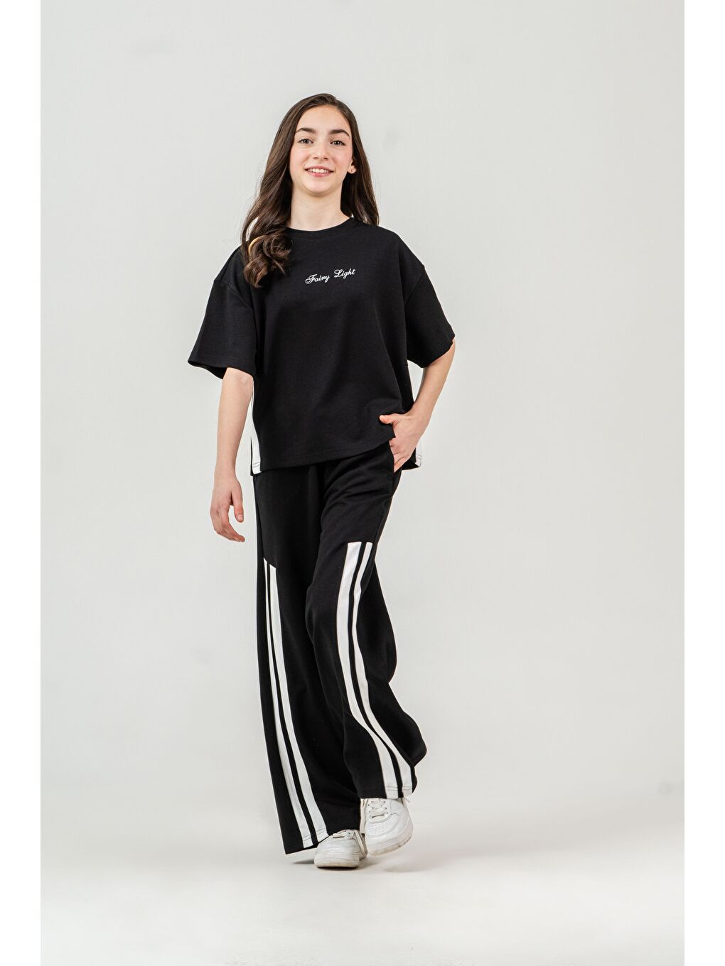 Siyah Fairy Light Nakışlı Alt Sağ Sol Bacak Garnili Kız Çocuk Alt Üst Eşofman Takımı