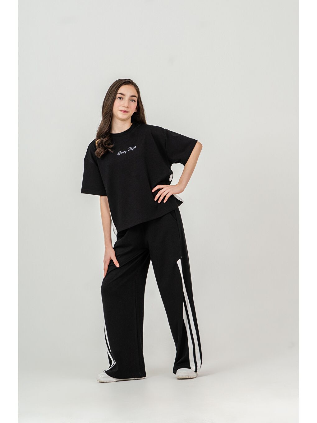 Siyah Fairy Light Nakışlı Alt Sağ Sol Bacak Garnili Kız Çocuk Alt Üst Eşofman Takımı-2