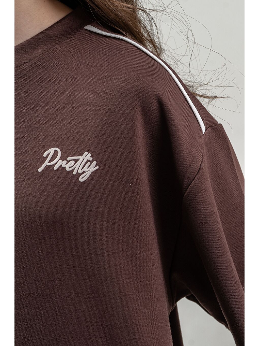 Kahverengi Pretty Nakışlı Üst Omuz Biyeli Alt Sağ Sol Biyeli Sol Bacak Nakışlı Kız Çocuk Alt Üst Eşofman Takımı-4