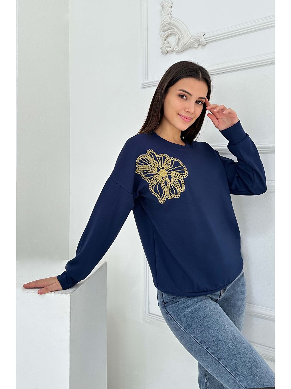 Omuz Çiçek Nakışlı Modal Sweatshirt Lacivert - 27883-LACIVERT-3