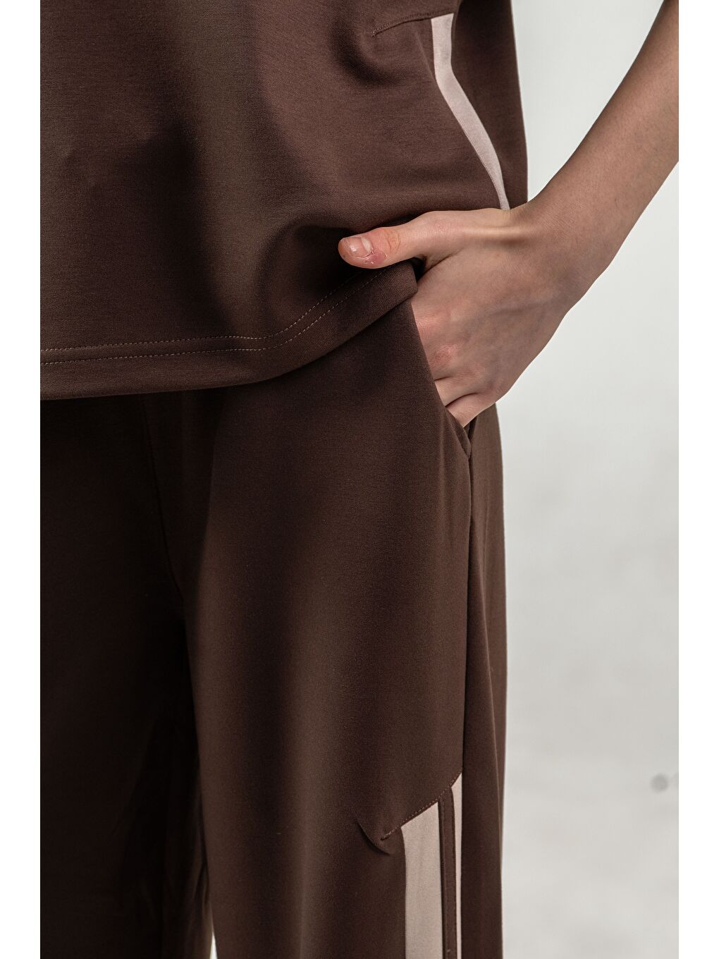 Kahverengi Fairy Light Nakışlı Alt Sağ Sol Bacak Garnili Kız Çocuk Alt Üst Eşofman Takımı-4