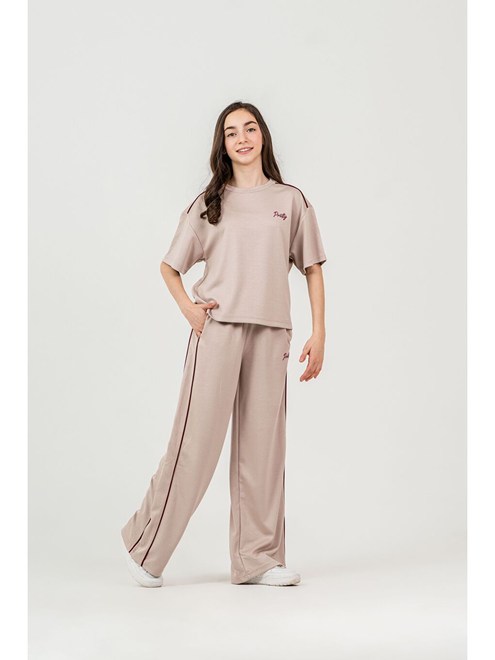 Bej Pretty Nakışlı Üst Omuz Biyeli Alt Sağ Sol Biyeli Sol Bacak Nakışlı Kız Çocuk Alt Üst Eşofman Takımı-2