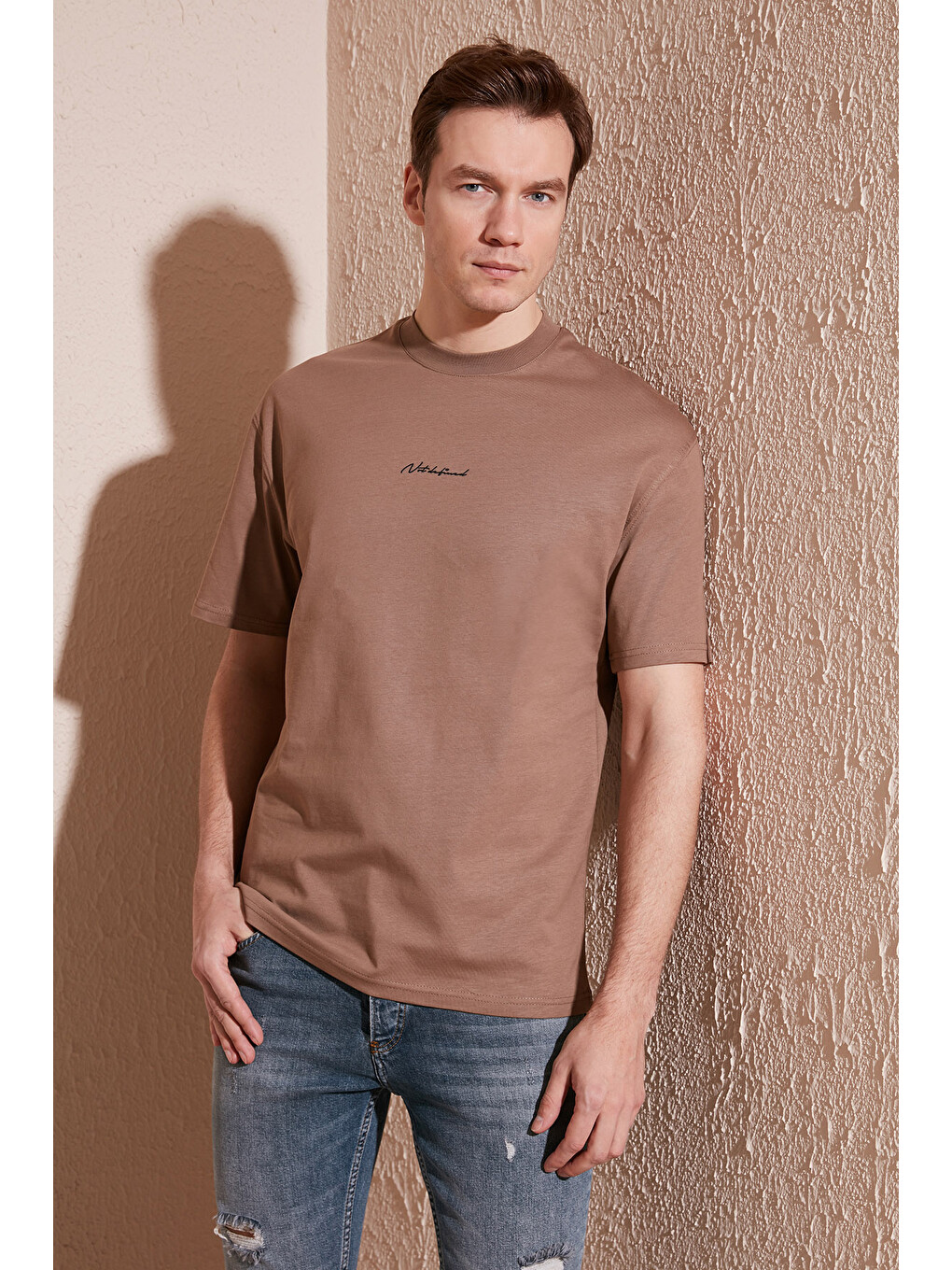 Kahverengi Pamuklu Relaxed Fit Sıfır Yaka Erkek Tişört 5902702