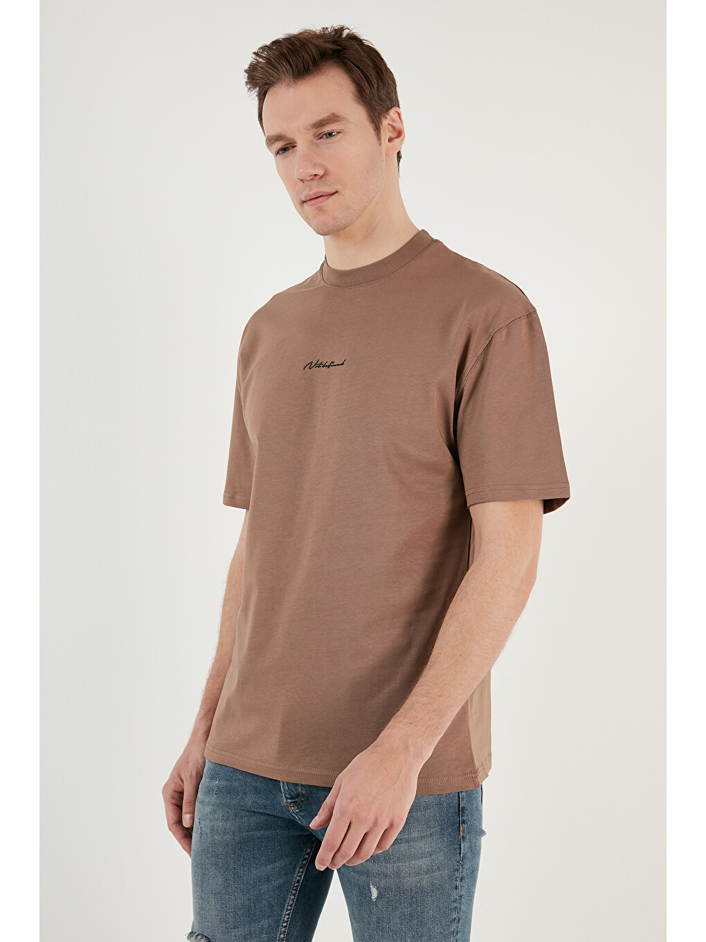 Kahverengi Pamuklu Relaxed Fit Sıfır Yaka Erkek Tişört 5902702-1