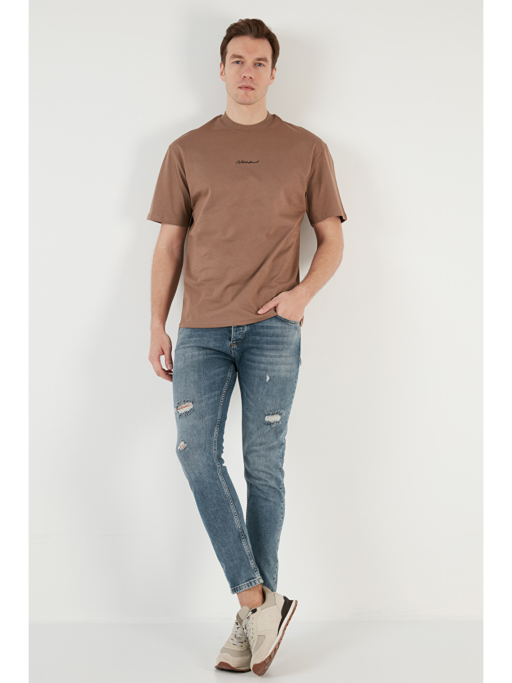 Kahverengi Pamuklu Relaxed Fit Sıfır Yaka Erkek Tişört 5902702-2