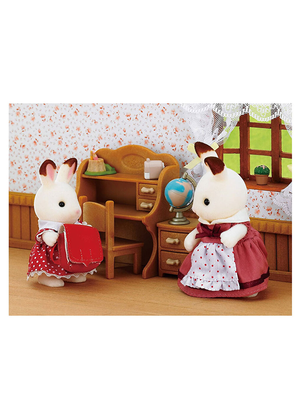 Sylvanian Families Renksiz Çikolata Kulaklı Tavşan Kız Kardeş-Masası 5016