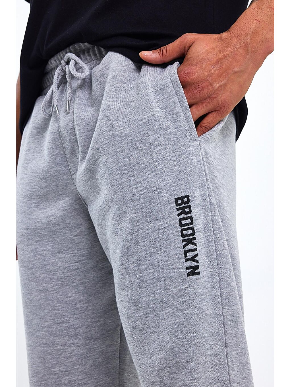 Gri Regular/Normal Kesim Lastik Belli Brooklyn Şehir İnce Baskılı Erkek Eşofman Altı 24EA203-4