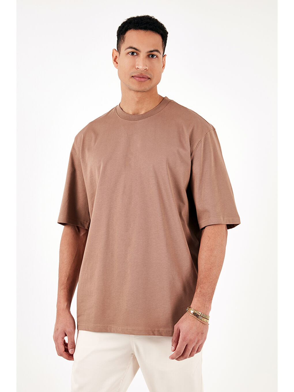 Kahverengi Pamuklu Oversize Bisiklet Yaka Basic Erkek Tişört 5902365-1