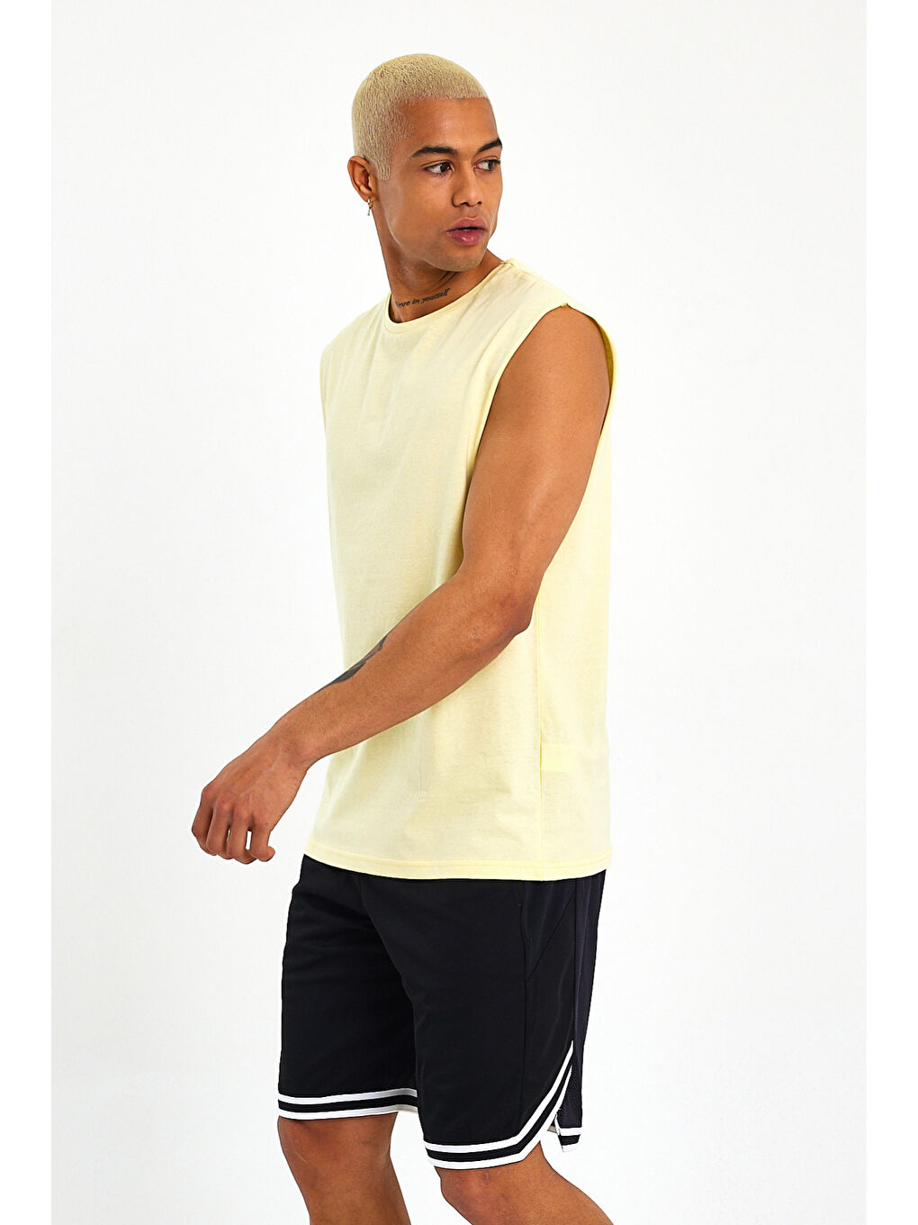 Sarı Erkek Kolsuz Bisiklet Yaka Düz Regular Büyük Beden Tişört SPR25AT940-2