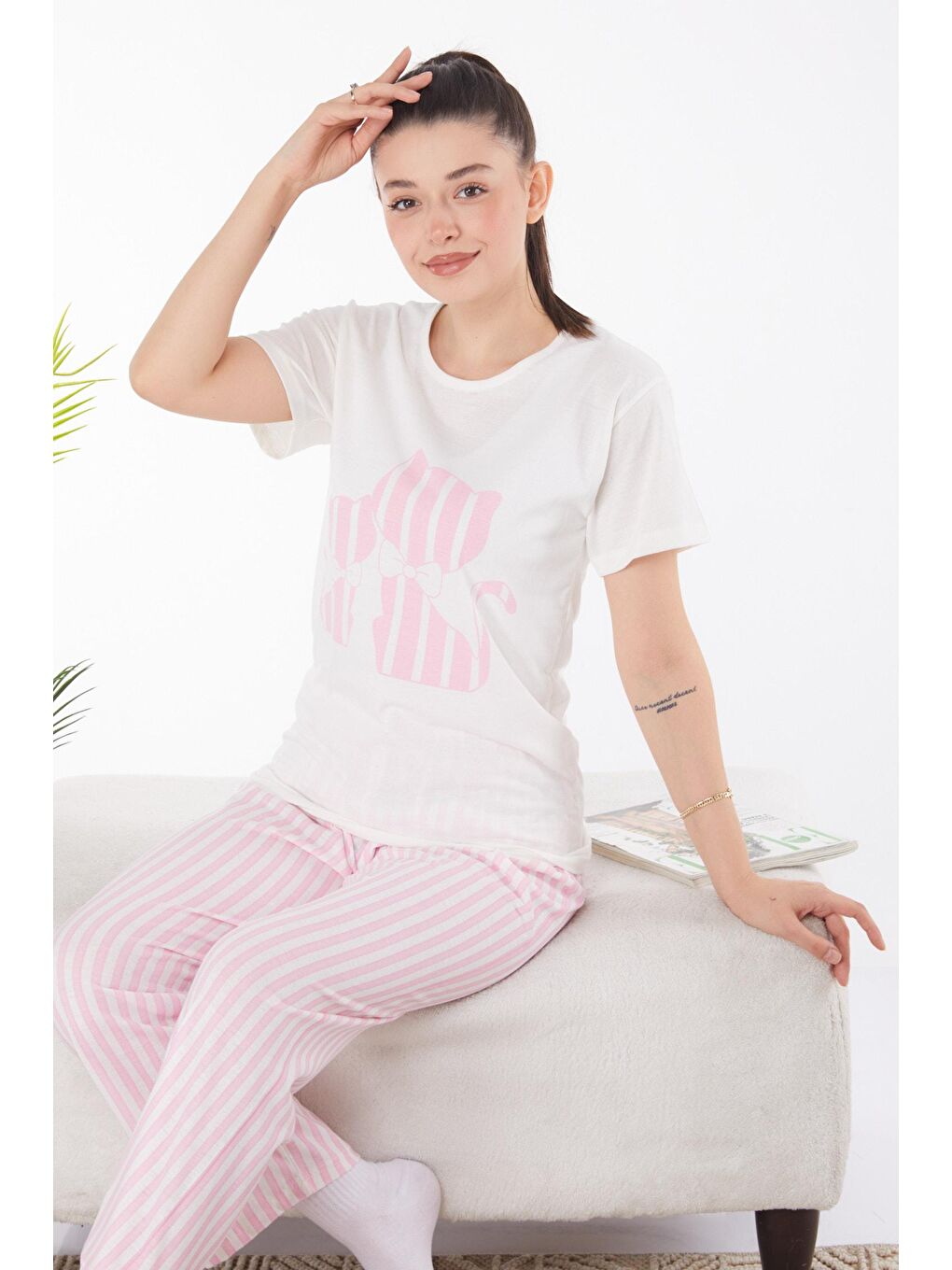 Bisiklet Yaka Kadın Beyaz Baskılı Pijama Takımı - 25815-3