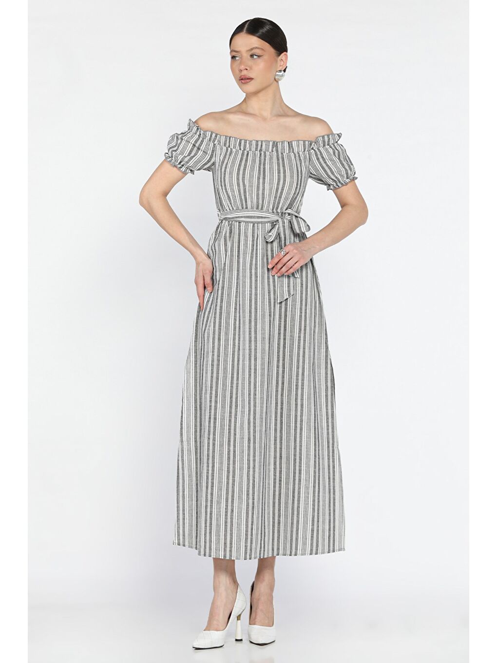 Gri Kadın Kol Ve Bel Lastikli Kuşak Detaylı Çizgi Desenli Çift Yırtmaçlı Elbise-1