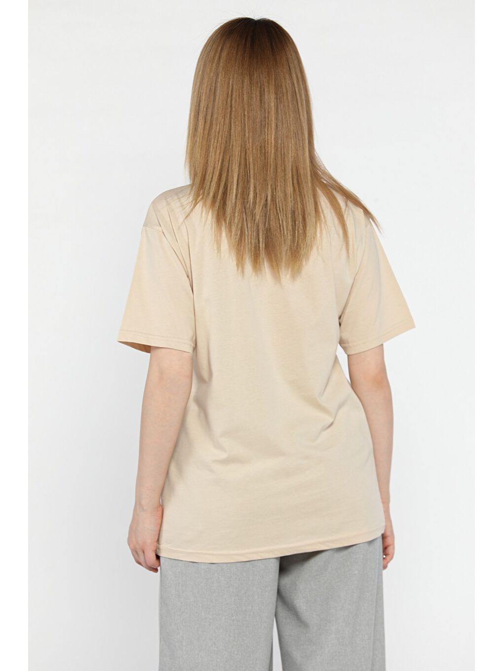 Bej Kadın Bisiklet Yaka Taş İşlemeli Baskılı Kadın Tişört-2