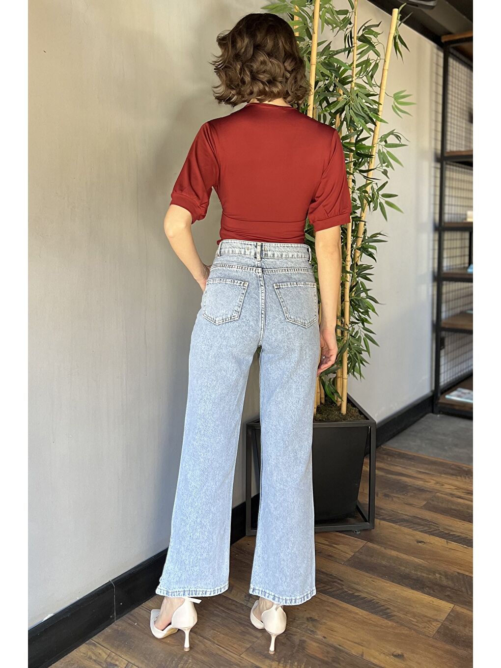 Mavi Yüksek Bel Yırtmaç Detaylı Bol Paça Kadın Jean Pantolon-2