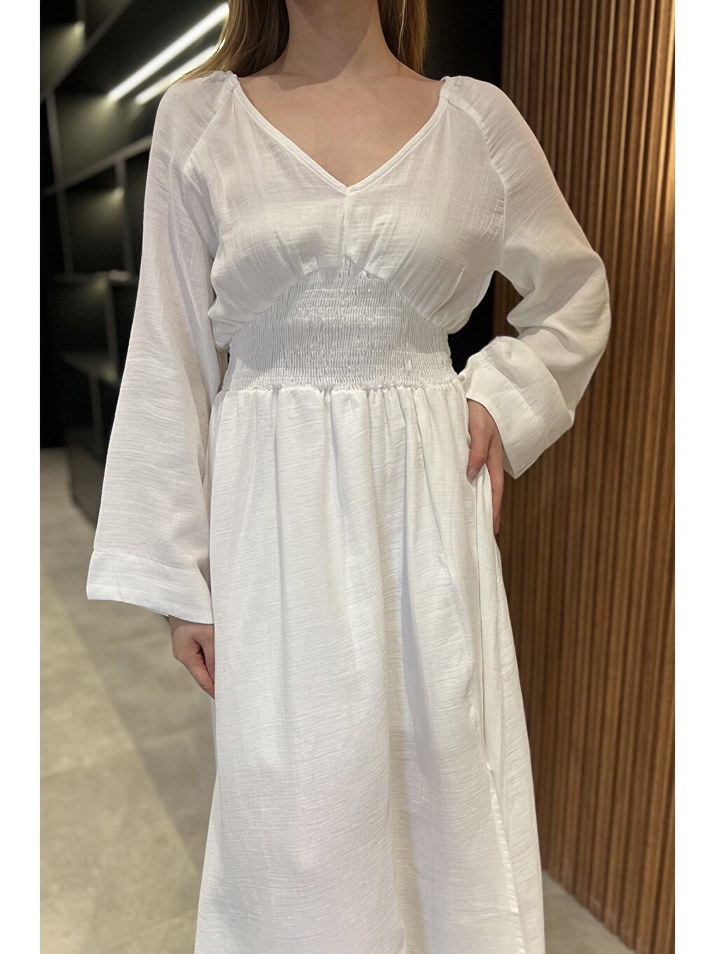 Beyaz Kadın Yırtmaçlı Bel Lastikli Keten Elbise-3