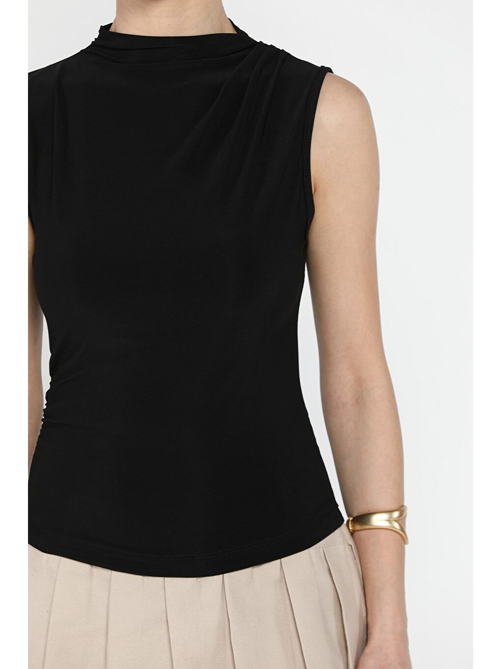 Siyah Kadın Büzgü Detaylı Elastanlı Bluz-3