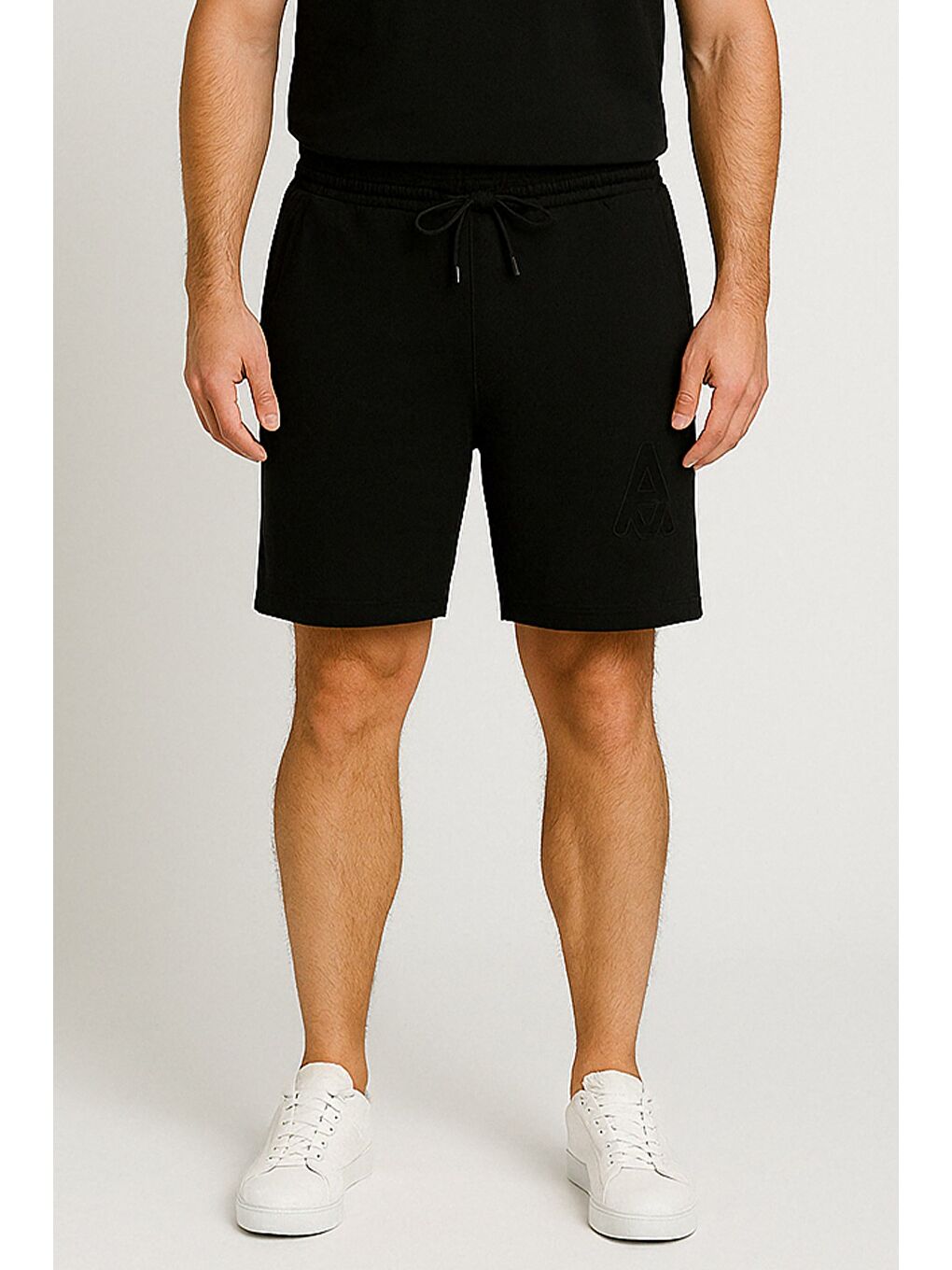 Siyah Bel Bağcıklı Nakışlı Erkek Şort