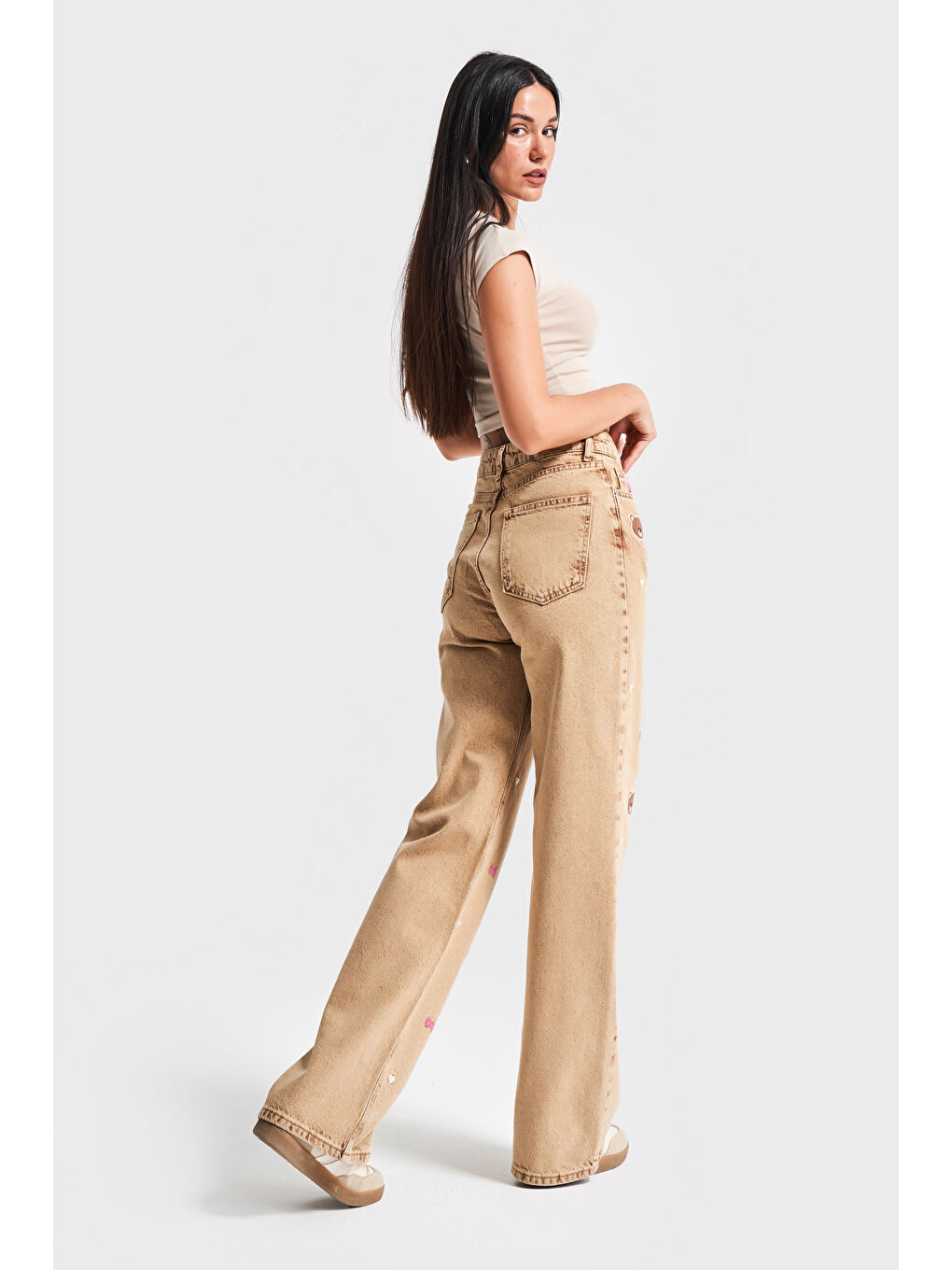 Kadın Kahverengi 3s5-76 Ayıcık Nakışlı Straight Fit Yüksek Bel İç Boy 80cm Tasarım Denim Jean-4