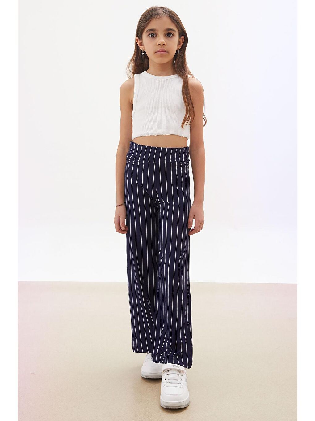 Lacivert Çizgi Desenli Kuşaklı Geniş Paça Kız Çocuk Pantolon 18095-2