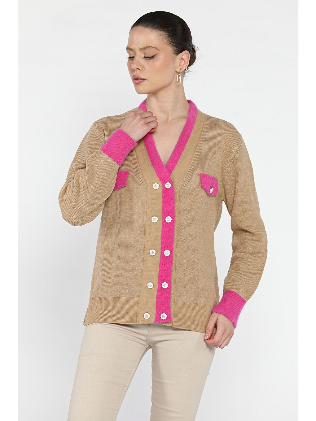 Ekru Kruvaze Yaka Düğme Detaylı Kadın Triko Hırka-1