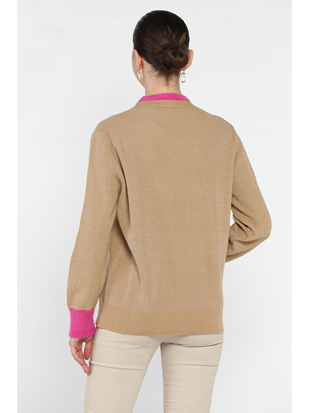 Ekru Kruvaze Yaka Düğme Detaylı Kadın Triko Hırka-2