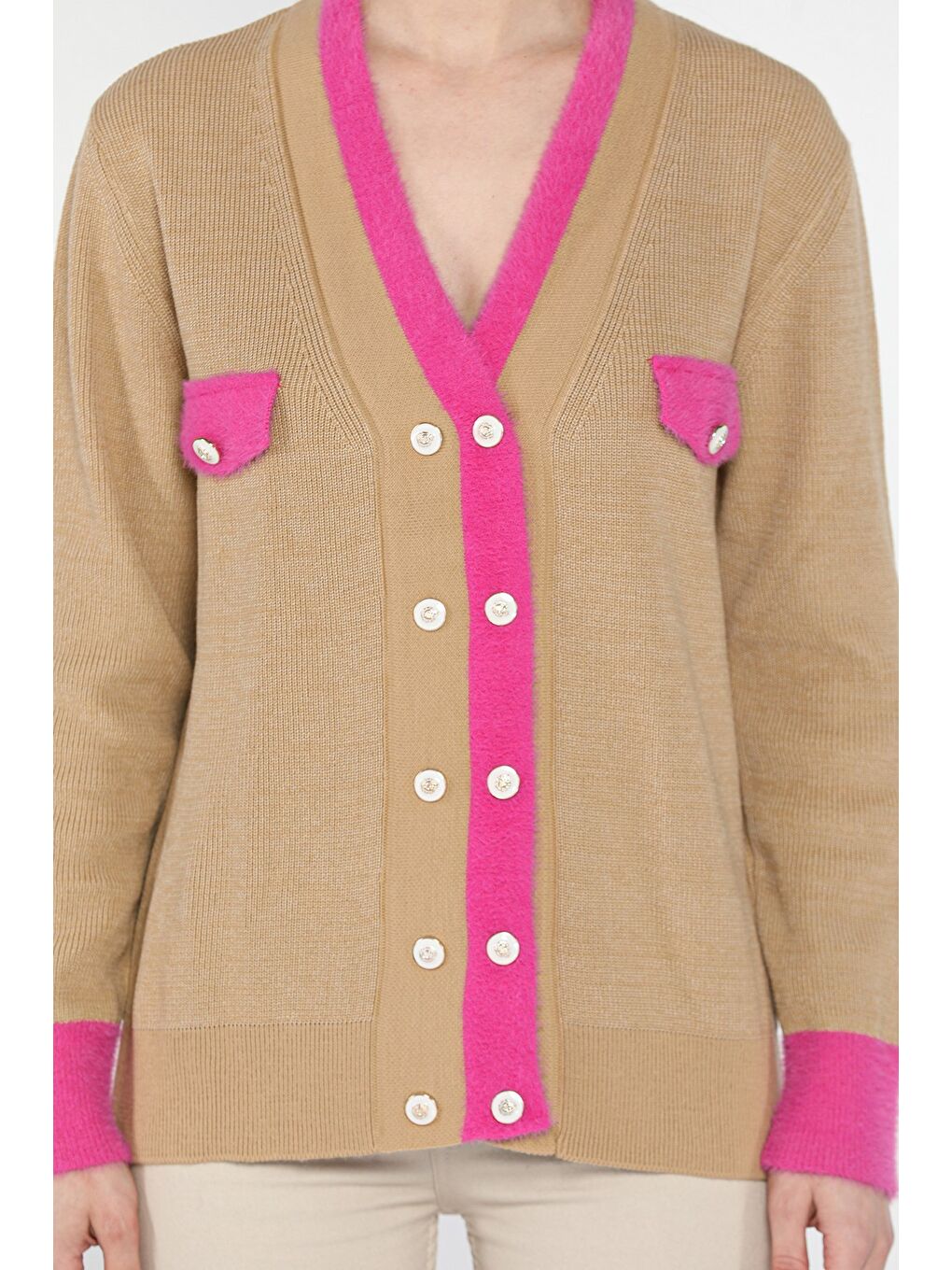 Ekru Kruvaze Yaka Düğme Detaylı Kadın Triko Hırka-3