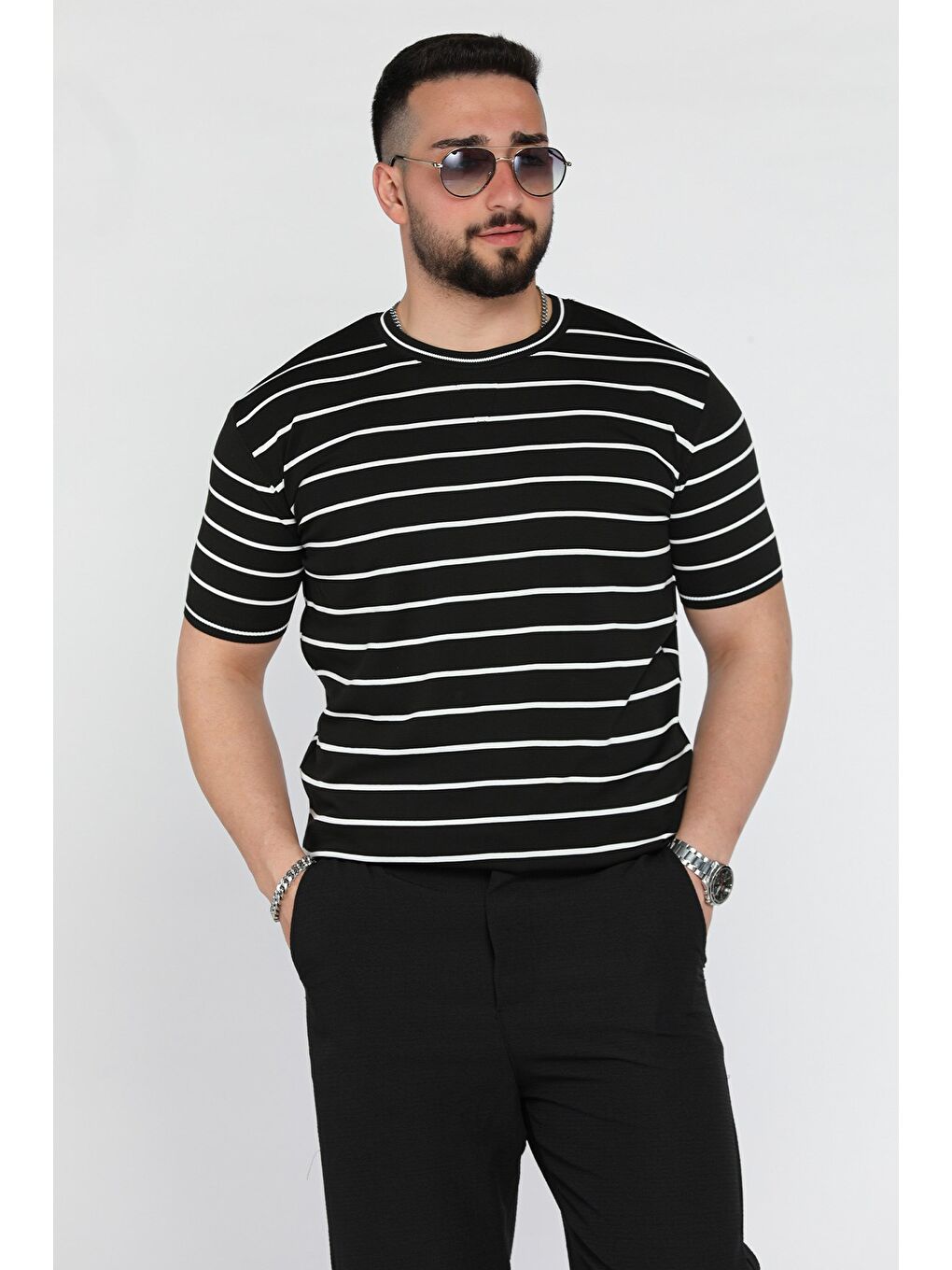 Siyah Erkek Bisiklet Yaka Çizgili Triko Tişört