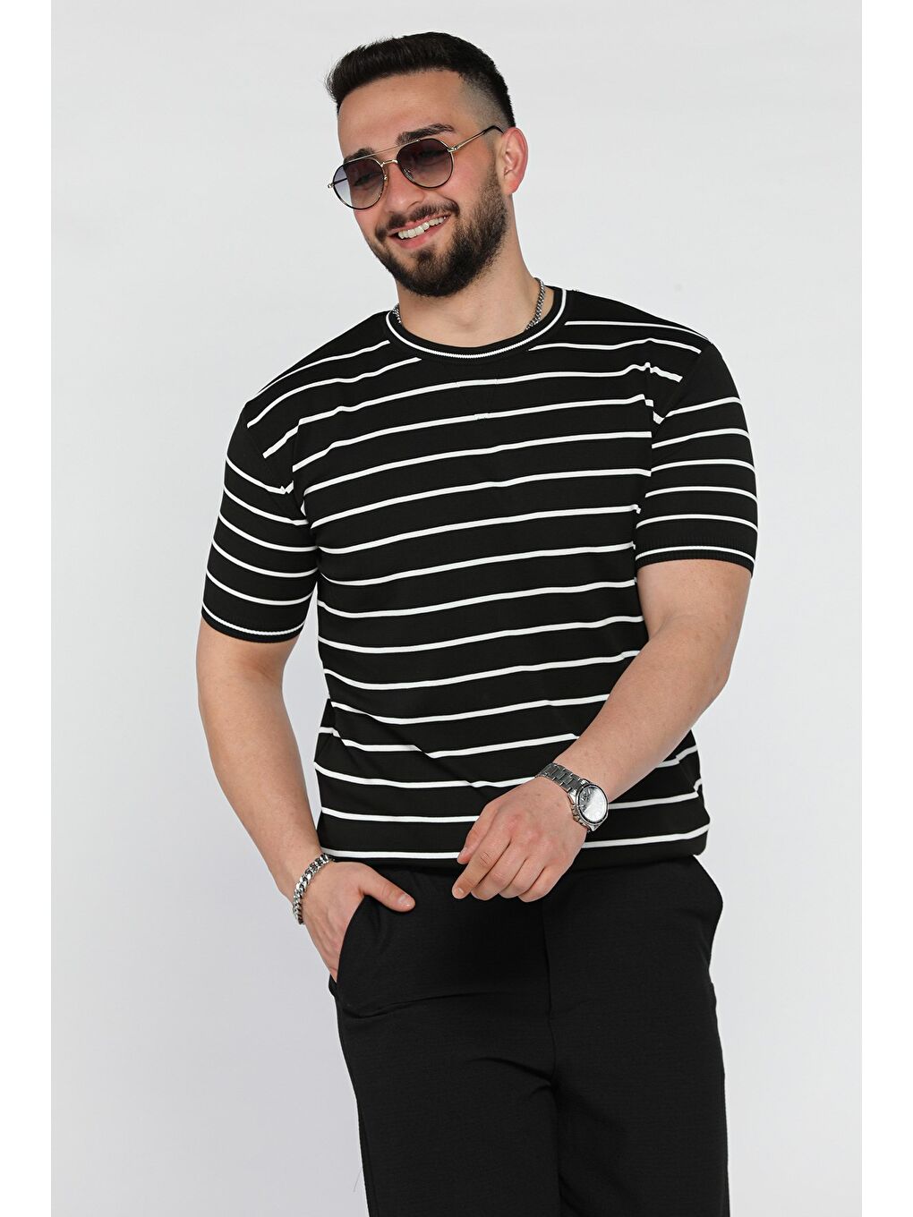Siyah Erkek Bisiklet Yaka Çizgili Triko Tişört-1