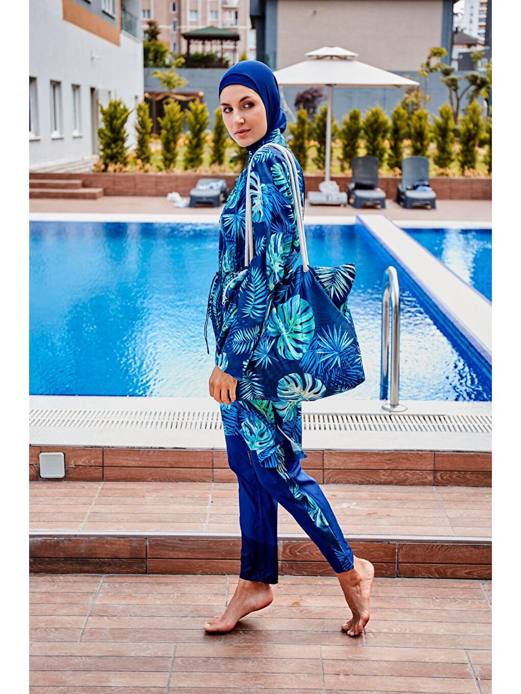 Lacivert Desenli Tam Kapalı Tesettür Mayo R2311-3