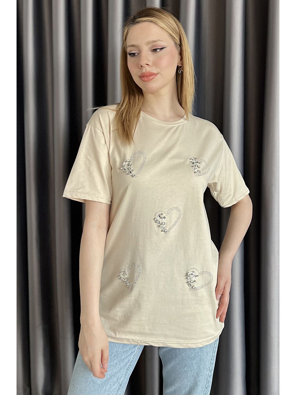 Bej Kalpli Taş Detaylı Kadın Tişört-1